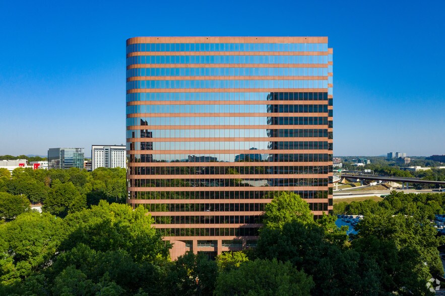 200 Galleria Pky SE, Atlanta, GA à louer - Photo de l’immeuble – Image 2 sur 12