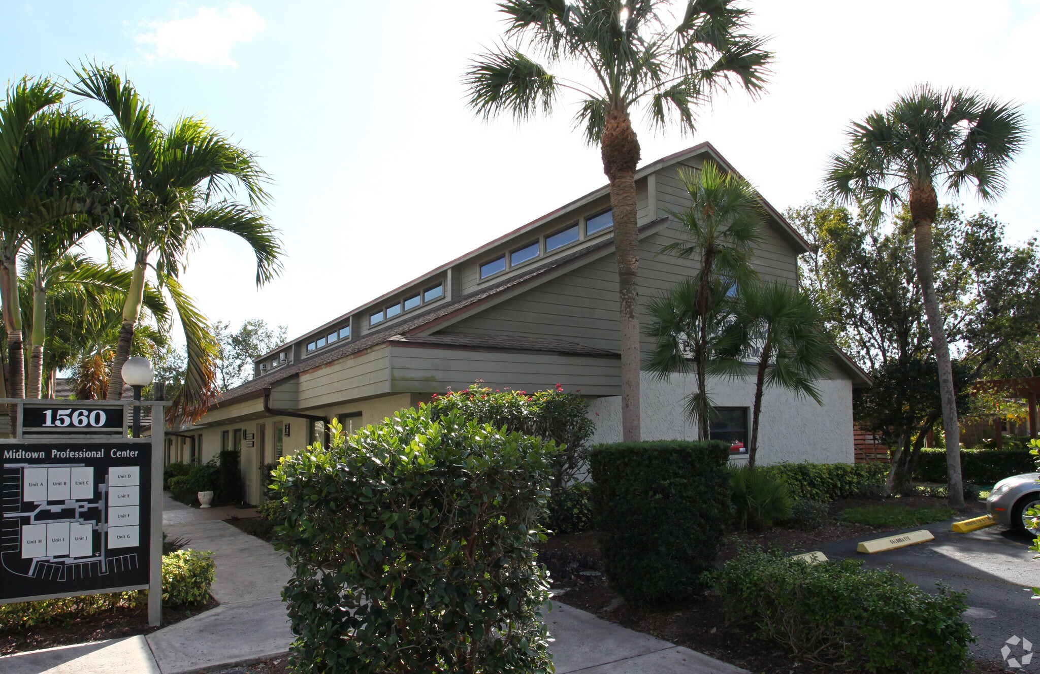 1560 Matthew Dr, Fort Myers, FL à vendre Photo principale– Image 1 sur 1
