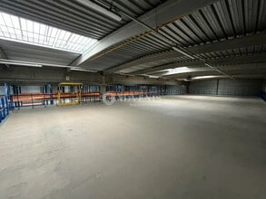 Local d’activités dans Lisses à louer Photo intérieure– Image 2 sur 10