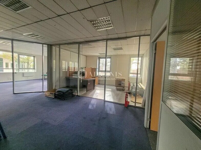 Bureau dans Éragny à louer - Photo de l’immeuble – Image 2 sur 11