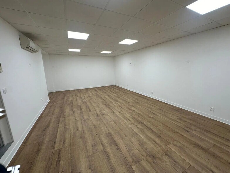 34 Boulevard Beaumarchais, Paris à louer - Photo de l’immeuble – Image 2 sur 11