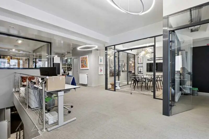 Bureau dans Paris à louer - Photo de l’immeuble – Image 2 sur 13