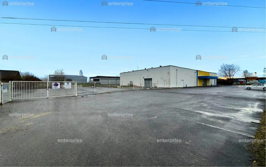 Local commercial dans Maignelay-Montigny à vendre - Photo de l’immeuble – Image 3 sur 7