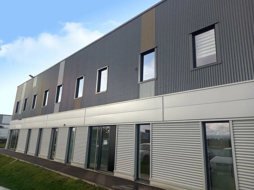 Local d’activités dans Ifs à louer Photo de l’immeuble– Image 1 sur 9