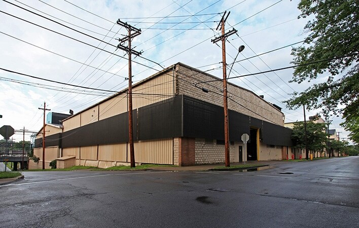 186 Lincoln Ave, Grove City, PA à louer Photo de l’immeuble– Image 1 sur 31