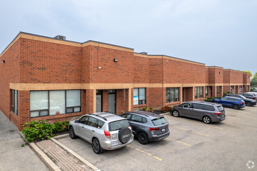 140 Bradwick Dr, Concord, ON à louer - Photo de l’immeuble – Image 1 sur 2