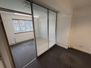22 Hill Av, Amersham à louer Photo de l’immeuble– Image 1 sur 3