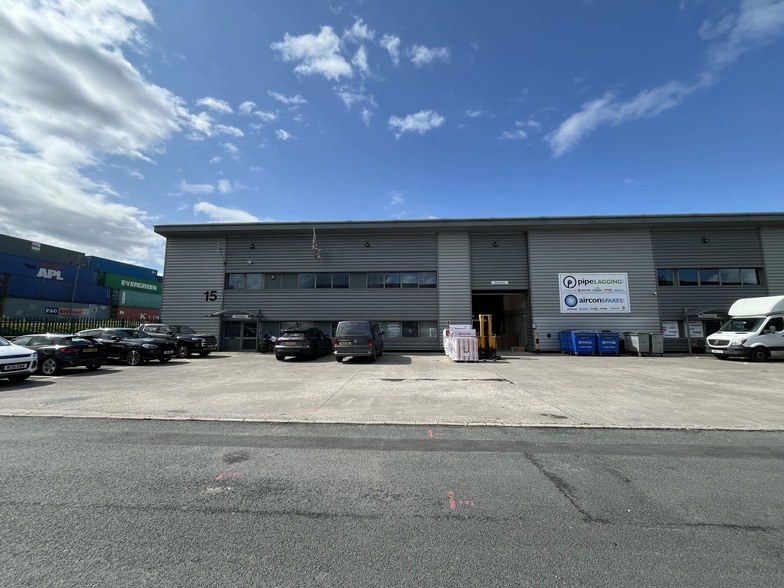 Unit 15, Wharfside Business Park, Irlam Wharf Rd, Manchester à vendre - Photo de l’immeuble – Image 2 sur 5