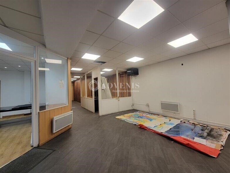 23 Rue Pierre Curie, Courbevoie à louer - Photo de l’immeuble – Image 3 sur 8