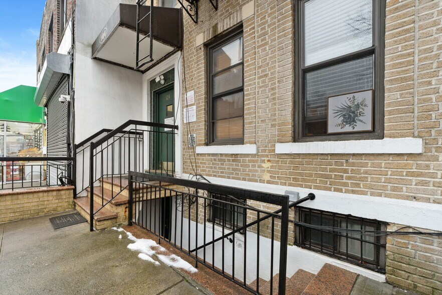 124 Cortelyou Rd, Brooklyn, NY à vendre - Photo de l’immeuble – Image 3 sur 14