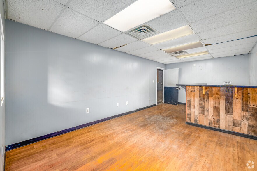 6109-6127 Oakleaf Ave, Baltimore, MD à louer - Hall d’entrée – Image 3 sur 6