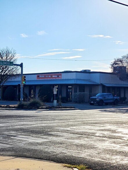 4200 Maple Ave, Odessa, TX à louer - Photo de l’immeuble – Image 2 sur 3