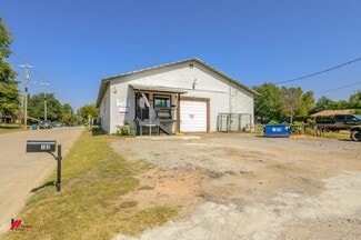 Plus de détails pour 102 Gray St, Henderson, TX - Local d’activités à vendre