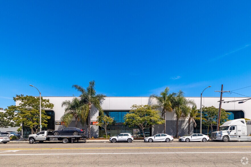 11934-11954 S La Cienega Blvd, Hawthorne, CA à louer - Photo de l’immeuble – Image 3 sur 27