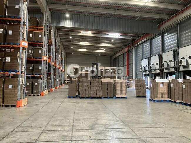 Plus de détails pour Bureau, Industriel/Logistique à louer