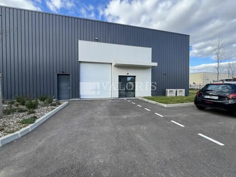 150 Bis Rue Ampère, Genay à louer - Photo de l’immeuble – Image 2 sur 9