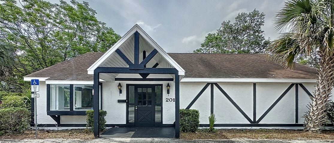 2017 W Main St, Leesburg, FL à louer Photo de l’immeuble– Image 1 sur 36