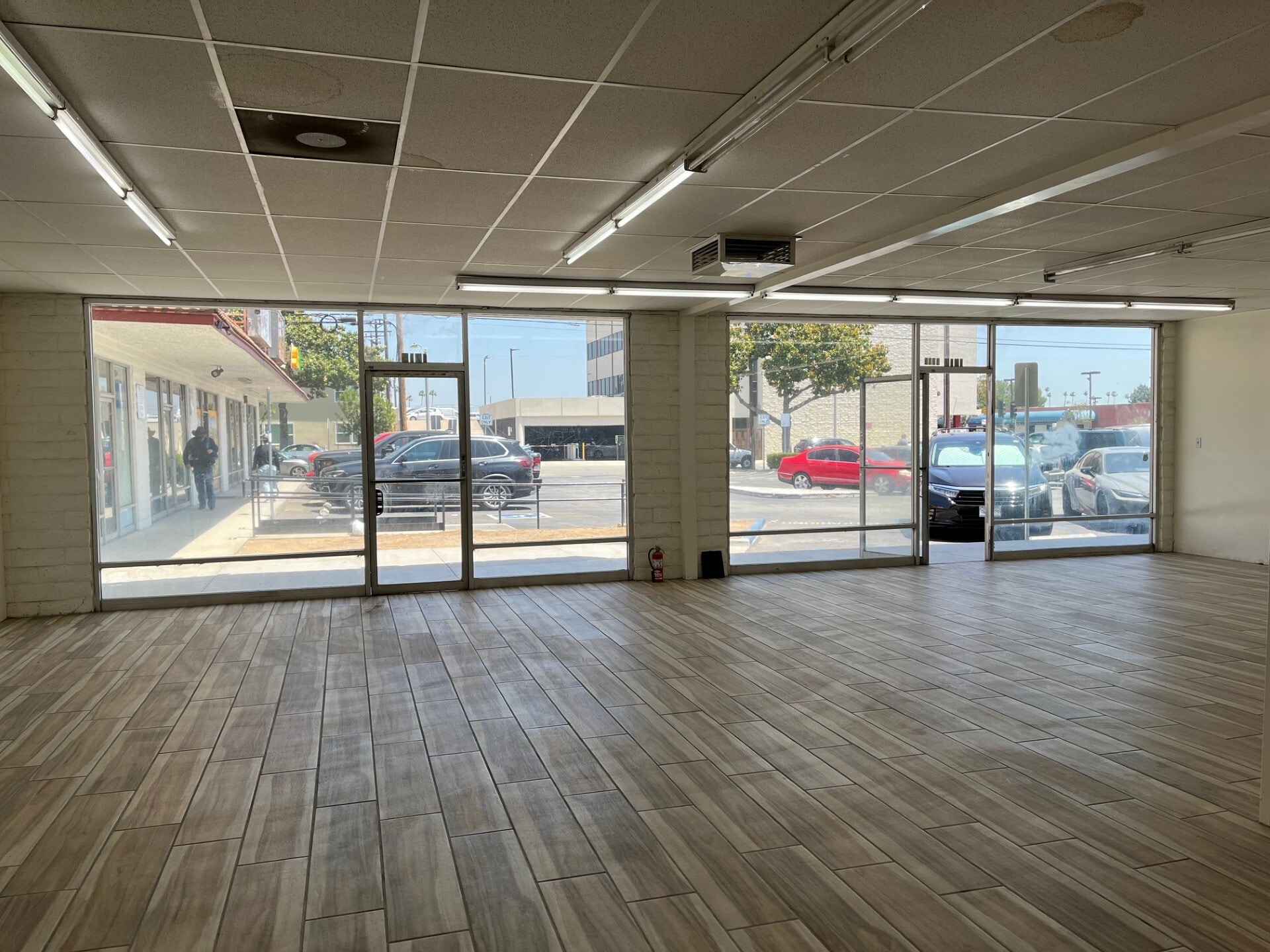 1701-1723 W Main St, Alhambra, CA à louer Photo de l’immeuble– Image 1 sur 5