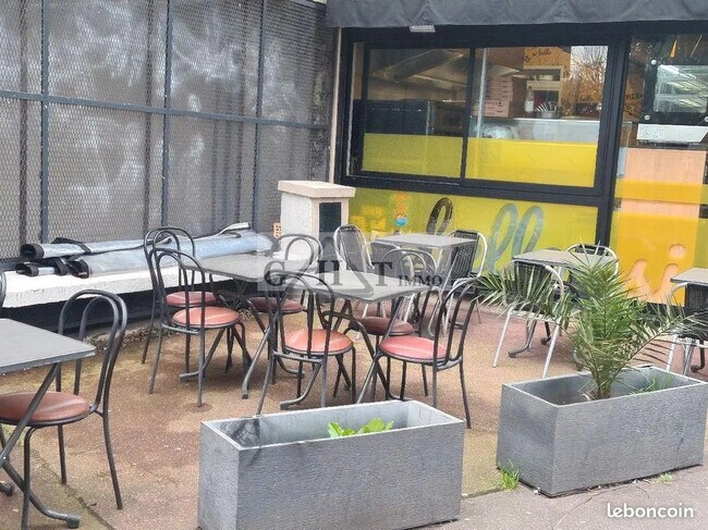 Plus de détails pour Local commercial à vendre