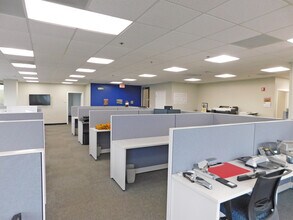 775 E Merritt Island Causway, Merritt Island, FL à louer Photo intérieure– Image 2 sur 7