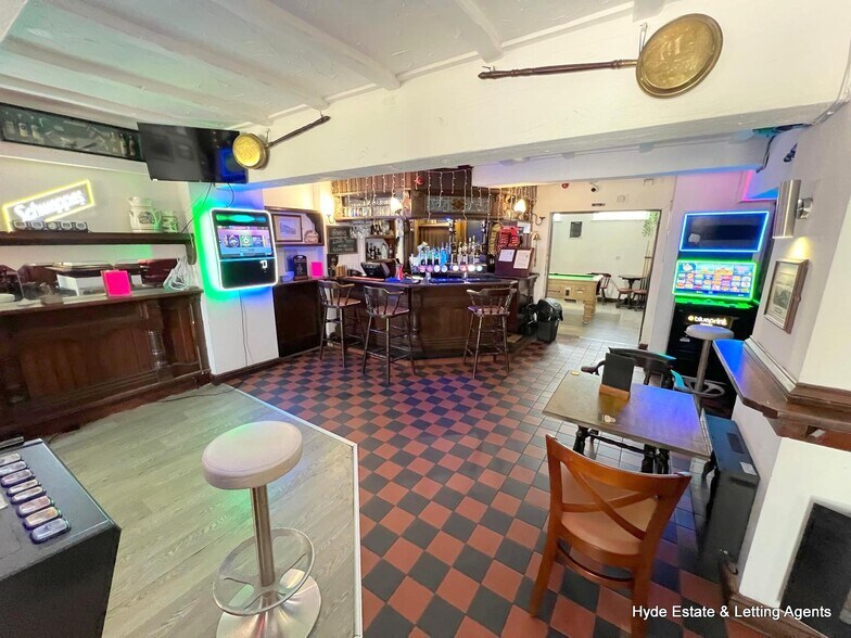 535 Barton Ln, Manchester à vendre - Photo intérieure – Image 3 sur 11