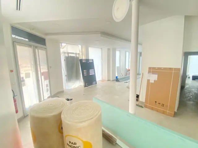 Local commercial dans Paris à louer - Photo intérieure – Image 3 sur 9