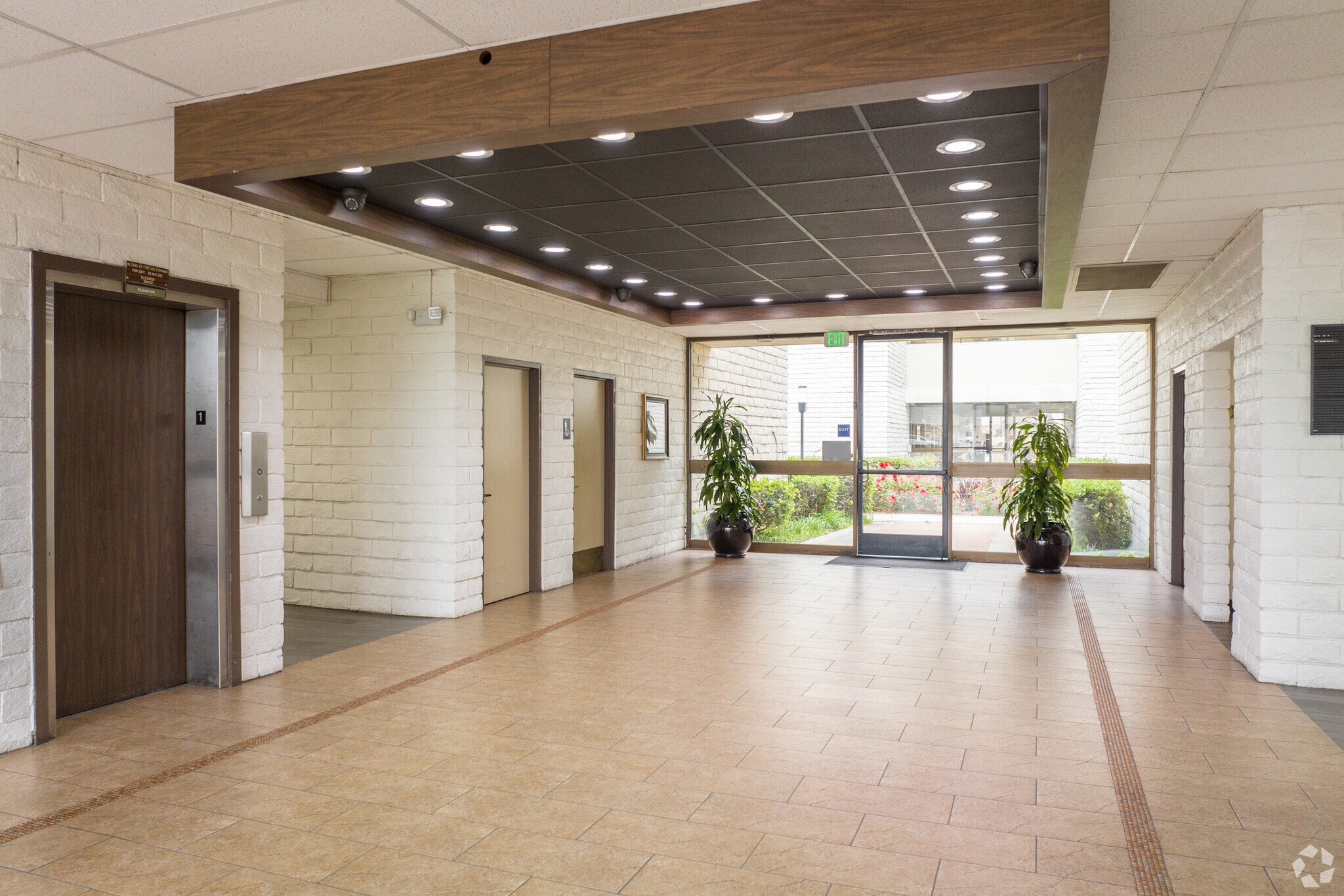 12440 Firestone Blvd, Norwalk, CA à louer Photo principale– Image 1 sur 23