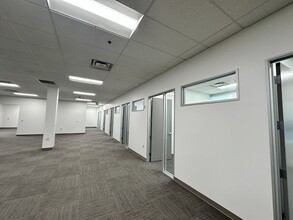10539 Professional Cir, Reno, NV à louer Photo de l’immeuble– Image 2 sur 13