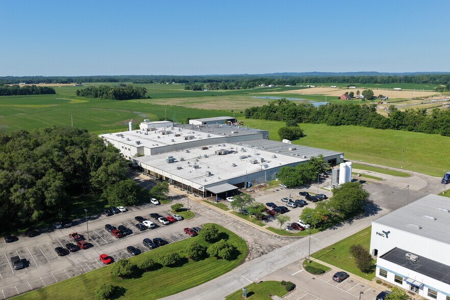 1751 Arcadia Dr, Columbus, IN à louer - Photo de l’immeuble – Image 3 sur 4