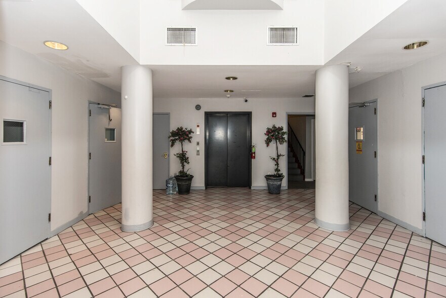6044-6052 Castor Ave, Philadelphia, PA à vendre - Photo de l’immeuble – Image 3 sur 57