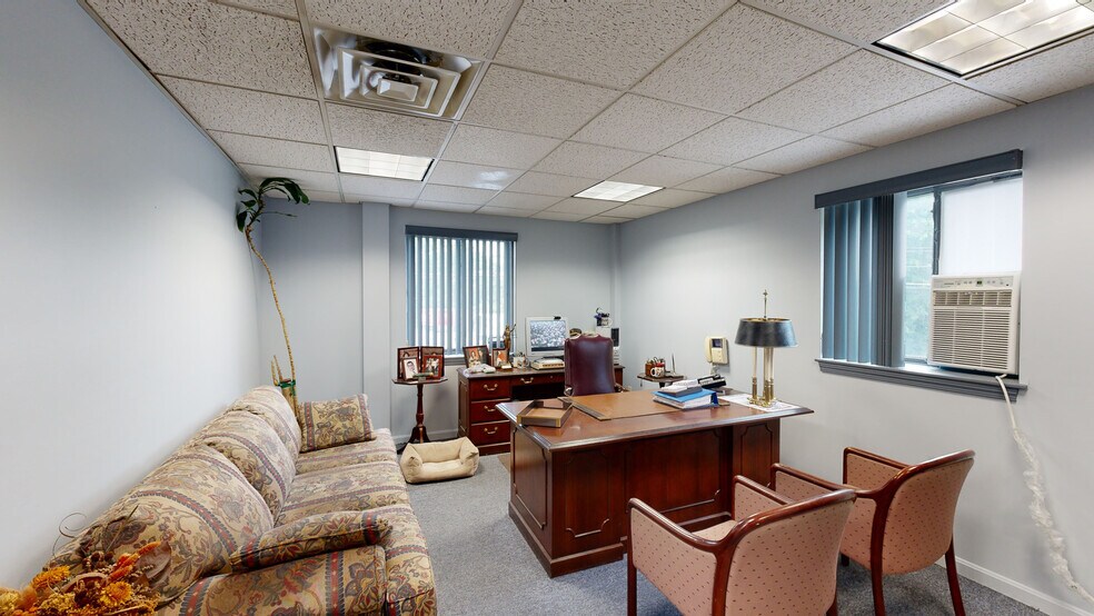 16 Bourbon St, Peabody, MA à vendre - Photo de l’immeuble – Image 2 sur 6