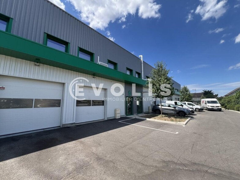 12 Rue Léopha, Mions à louer - Photo de l’immeuble – Image 1 sur 11