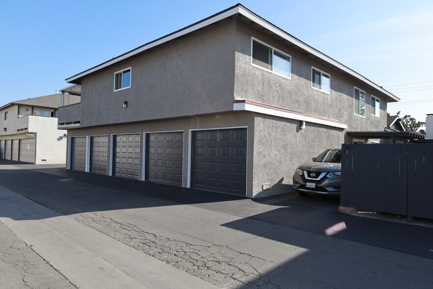 3555 W Cerritos Ave, Anaheim, CA à vendre - Photo de l’immeuble – Image 3 sur 20