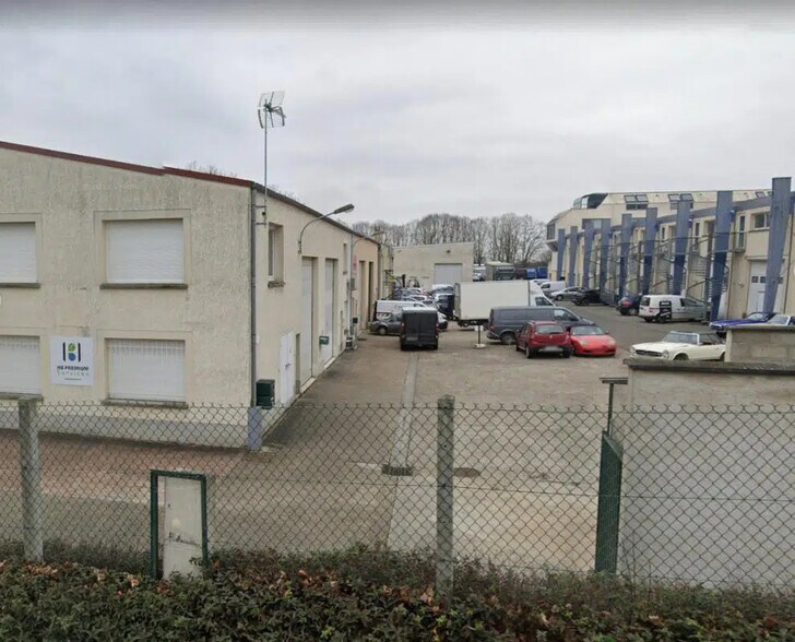 Industriel/Logistique dans Morainvilliers à louer - Photo de l’immeuble – Image 2 sur 15