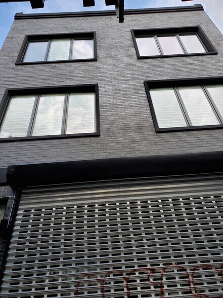 3043 Fulton St, Brooklyn, NY à louer - Photo de l’immeuble – Image 2 sur 11