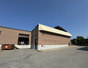 190-206 Wildcat Rd, Toronto, ON à louer Photo de la construction– Image 2 sur 2