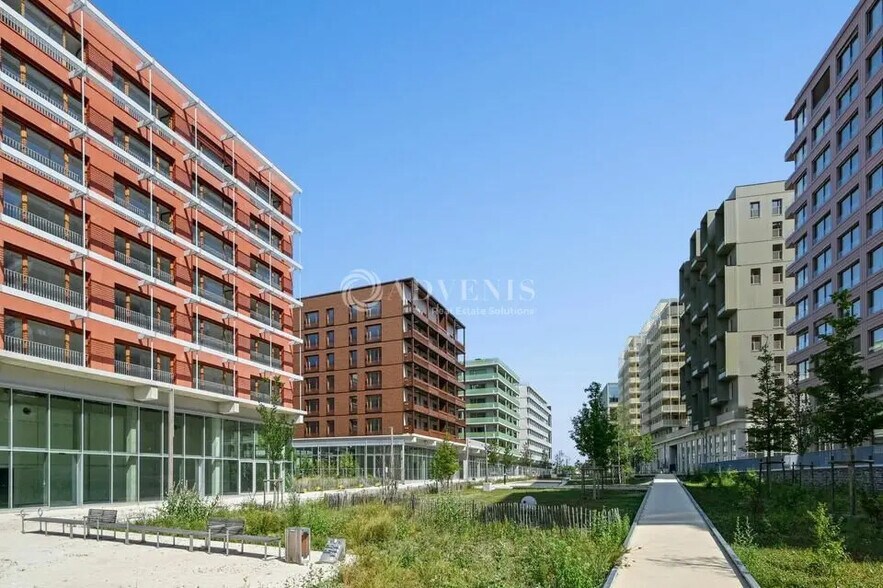54 Quai De Seine, Saint-Ouen-sur-Seine à louer - Photo de l’immeuble – Image 1 sur 3