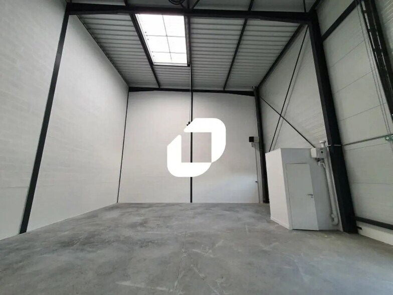 Local d’activités dans Bussy-Saint-Georges à louer - Photo intérieure – Image 3 sur 28