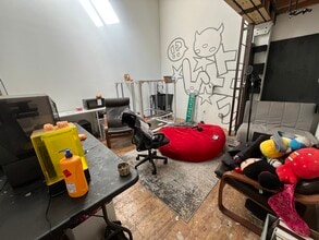 310 Meserole St, Brooklyn, NY à louer Photo intérieure– Image 1 sur 4