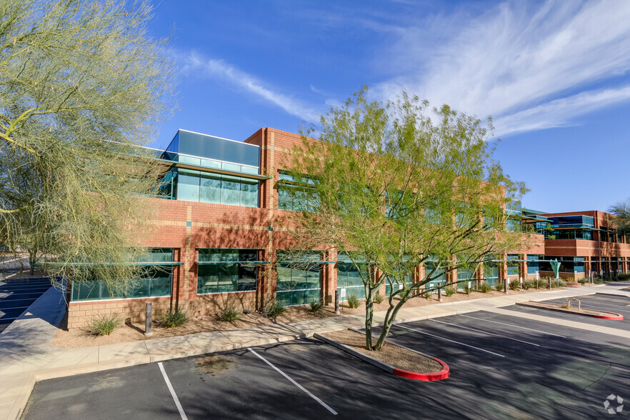 8322 E Hartford Dr, Scottsdale, AZ à louer - Photo de l’immeuble – Image 2 sur 5