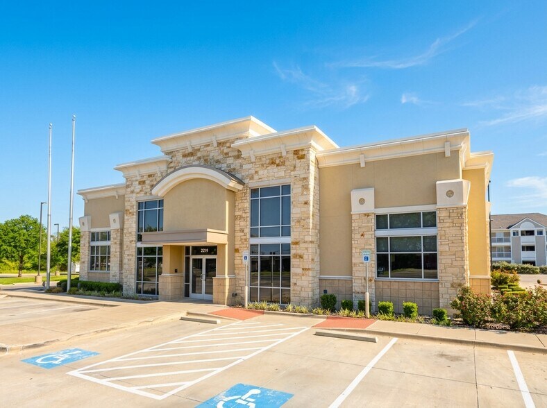 2219 N Collins St, Arlington, TX à vendre - Photo principale – Image 1 sur 1
