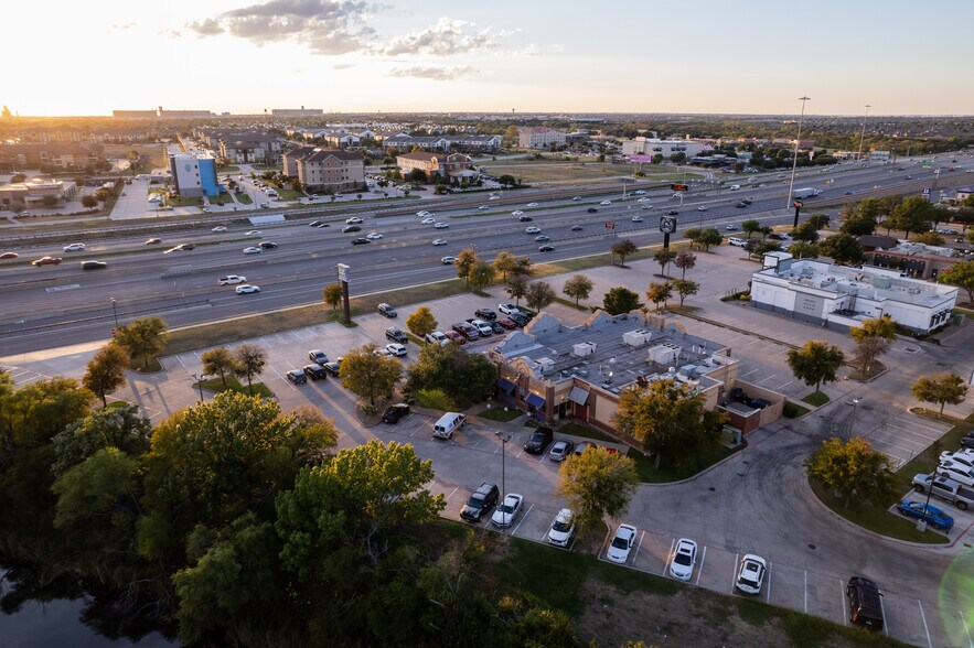 6250 North Fwy, Fort Worth, TX à vendre - Photo de l’immeuble – Image 3 sur 4