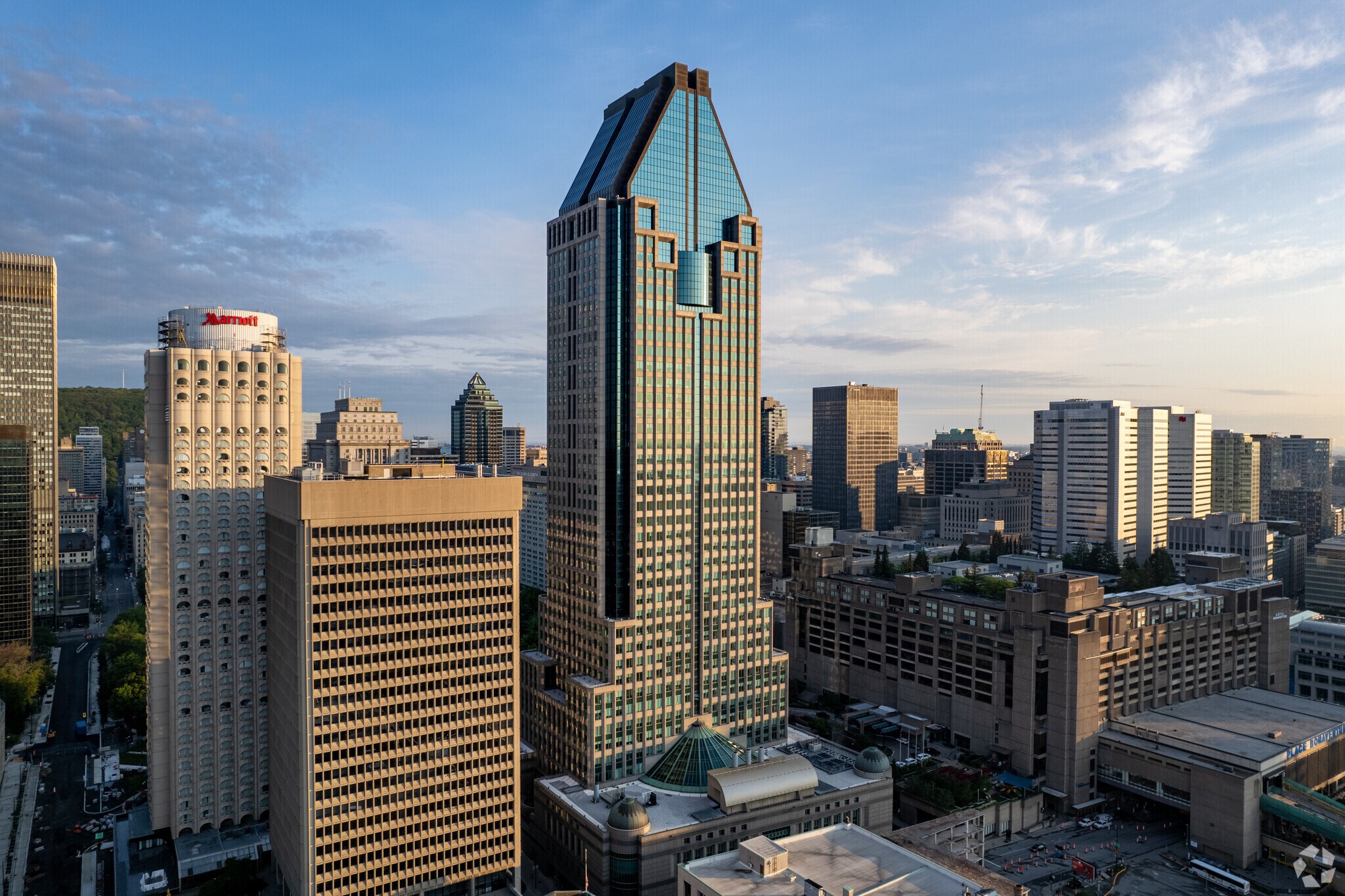 1000 Rue De La Gauchetière O, Montréal, QC à louer Photo de l’immeuble– Image 1 sur 7