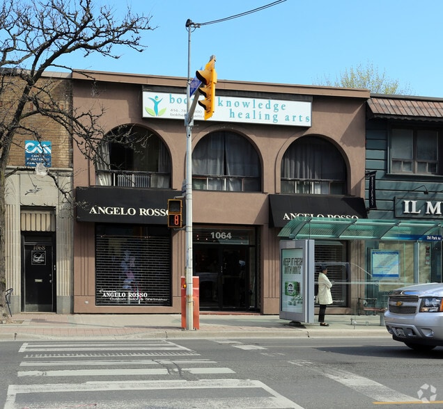 1064 Eglinton Ave W, Toronto, ON à louer - Photo principale – Image 1 sur 2