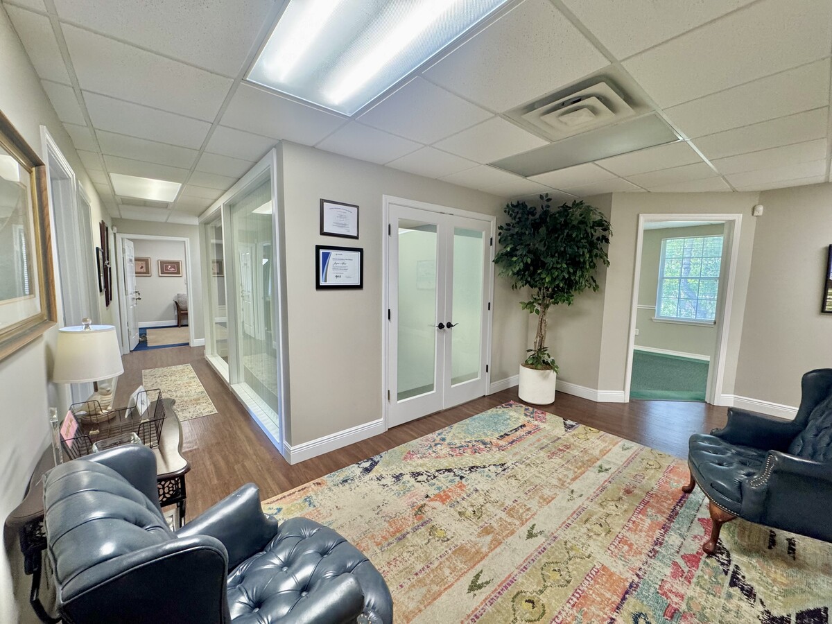 3830 Williamsburg Park Blvd, Jacksonville, FL 32257 - Lot 5 - - Photo intérieure - Image 2 of 16