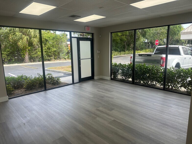 3400 SW 26th Ter, Fort Lauderdale, FL à louer - Photo de l’immeuble – Image 2 sur 9
