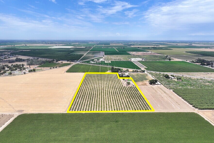 8216 Central Valley Hwy, Hanford, CA à vendre - Photo de l’immeuble – Image 2 sur 12