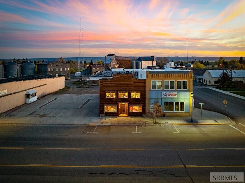 417 Main St, Ashton, ID à vendre - Photo de l’immeuble – Image 1 sur 1