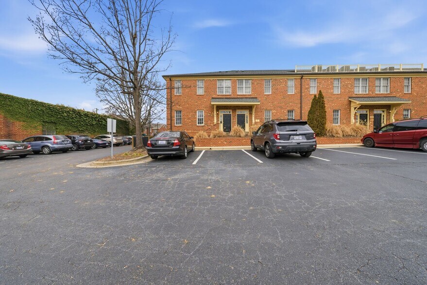 727 W Hargett St, Raleigh, NC à louer - Photo de l’immeuble – Image 2 sur 13