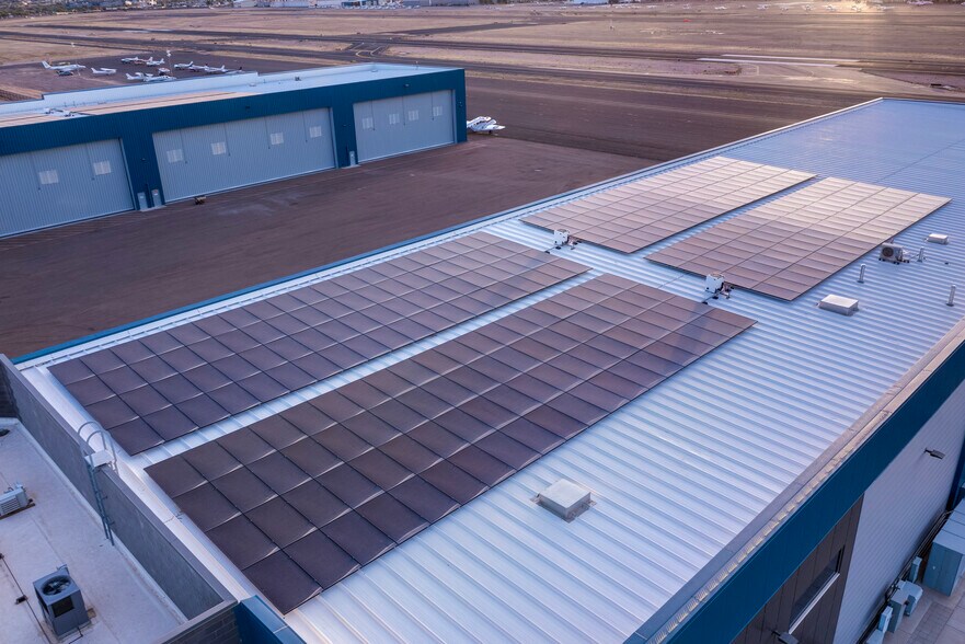 4453 E Mallory Cir, Mesa, AZ à louer - Photo de l’immeuble – Image 3 sur 4